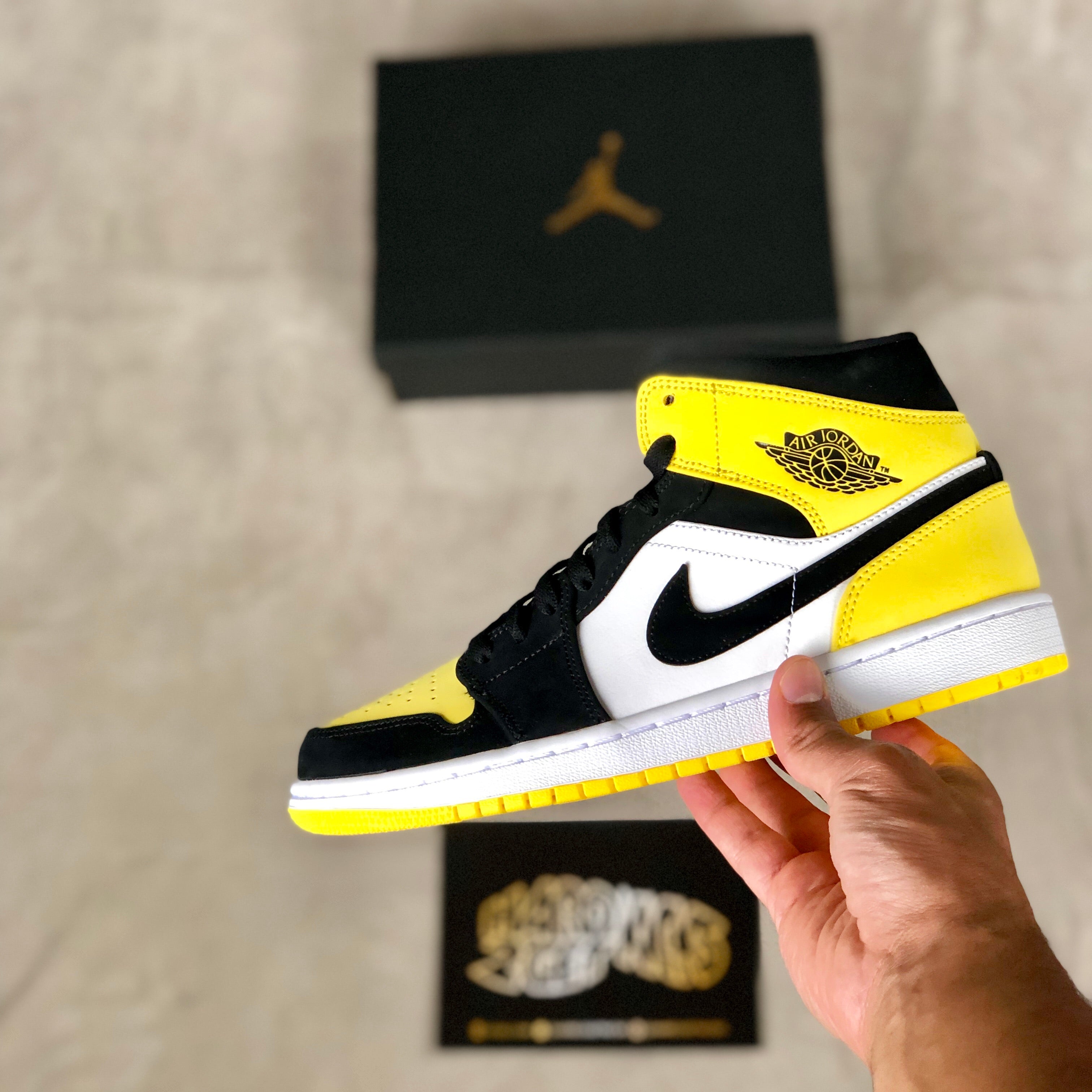 Air jordan 1 mid se best sale yellow toe